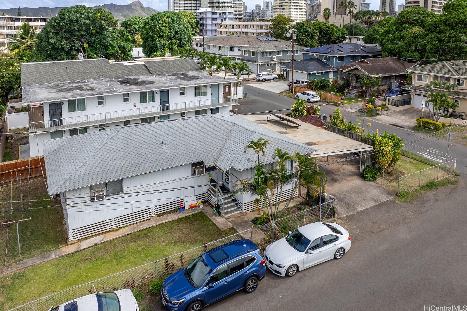 807  Kaaloa Street Moiliili, Honolulu home - photo 20 of 24