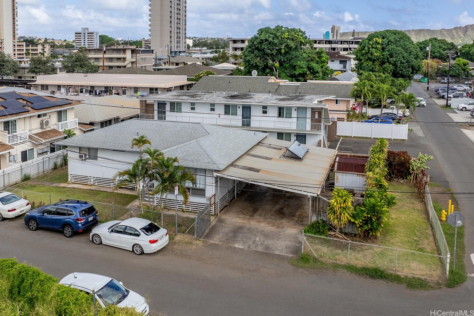 807  Kaaloa Street Moiliili, Honolulu home - photo 21 of 24