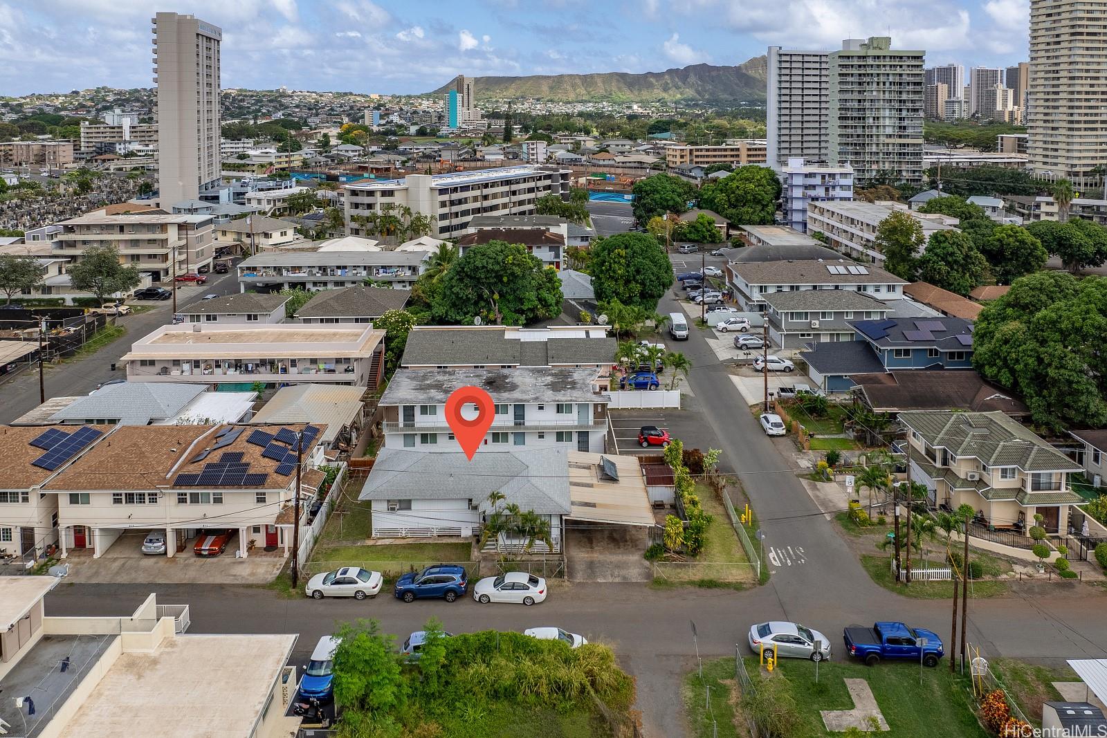 807  Kaaloa Street Moiliili, Honolulu home - photo 22 of 24