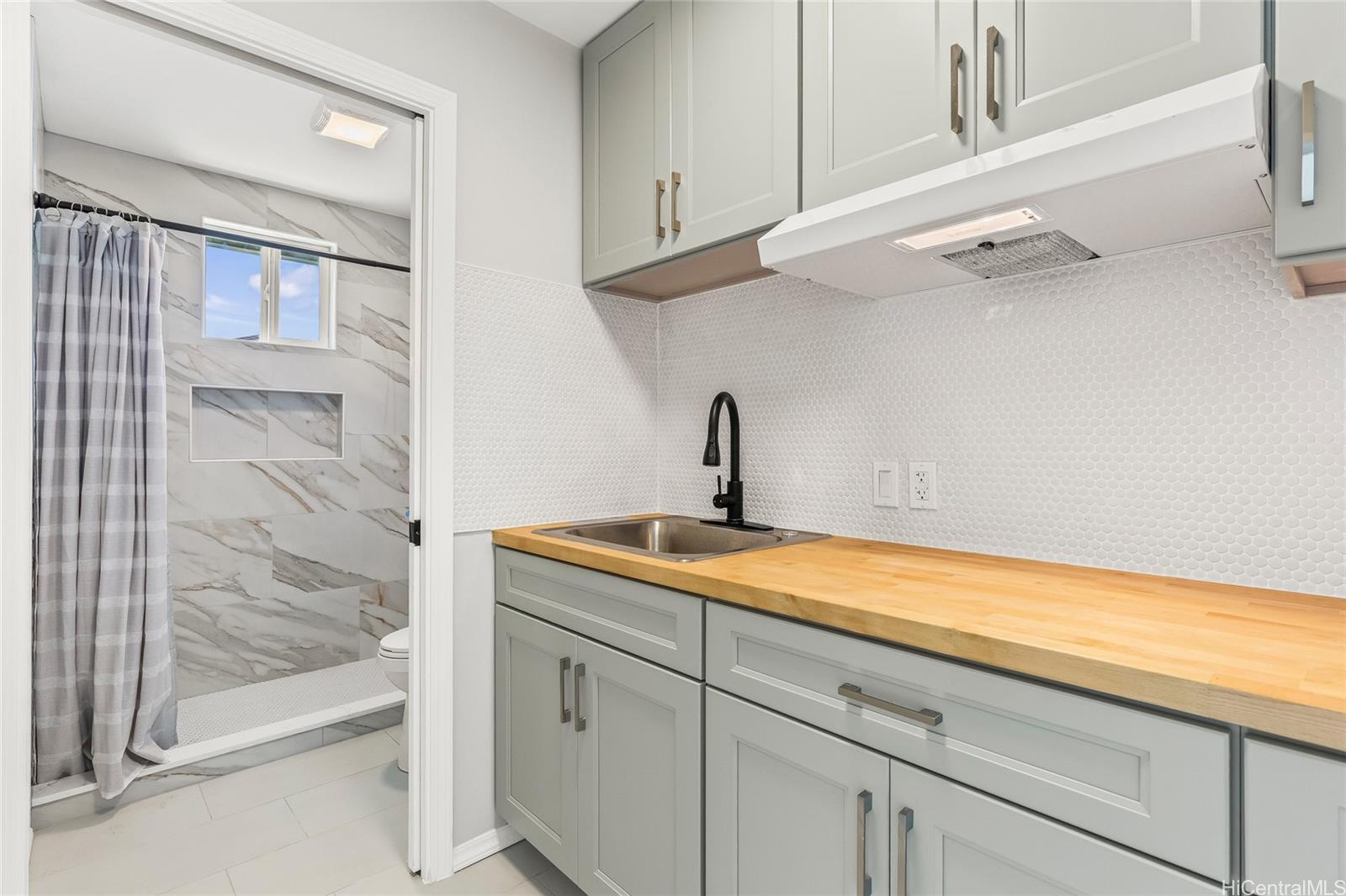 809  Hao Street Aina Haina Area, Diamond Head home - photo 20 of 25