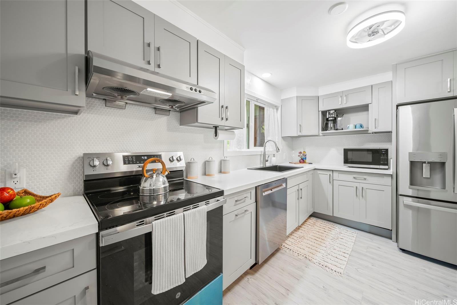 809  Hao Street Aina Haina Area, Diamond Head home - photo 15 of 25