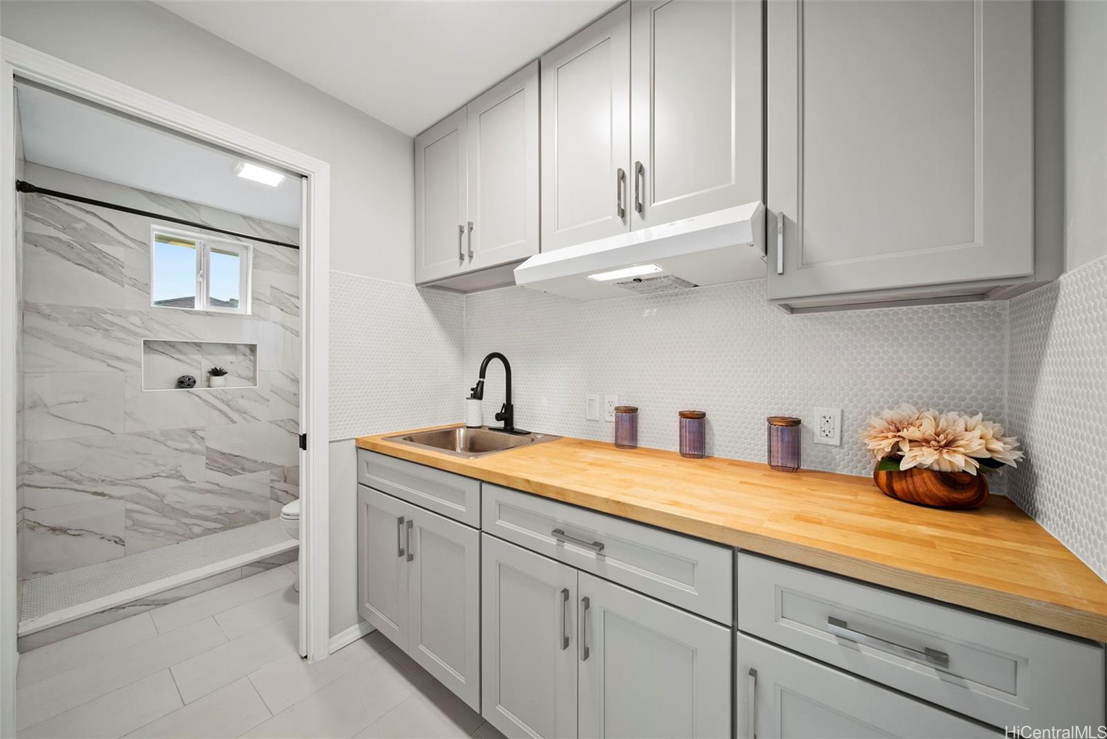 809  Hao Street Aina Haina Area, Diamond Head home - photo 16 of 25