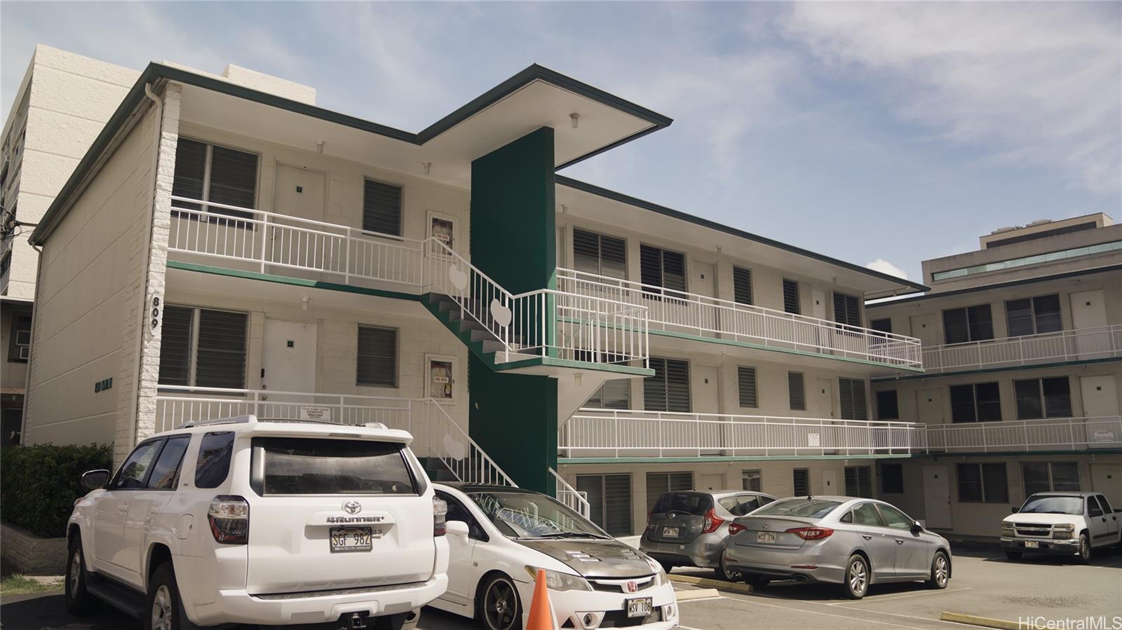 809 Kinau St Honolulu - Multi-family - photo 3 of 9