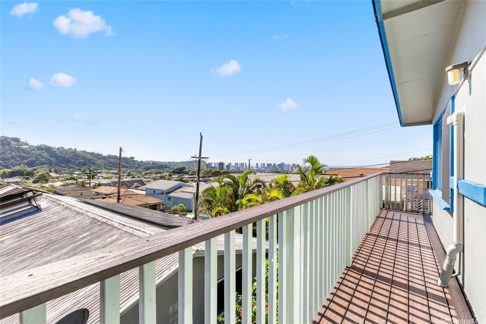 810  Puunani Place Puunui, Honolulu home - photo 3 of 21