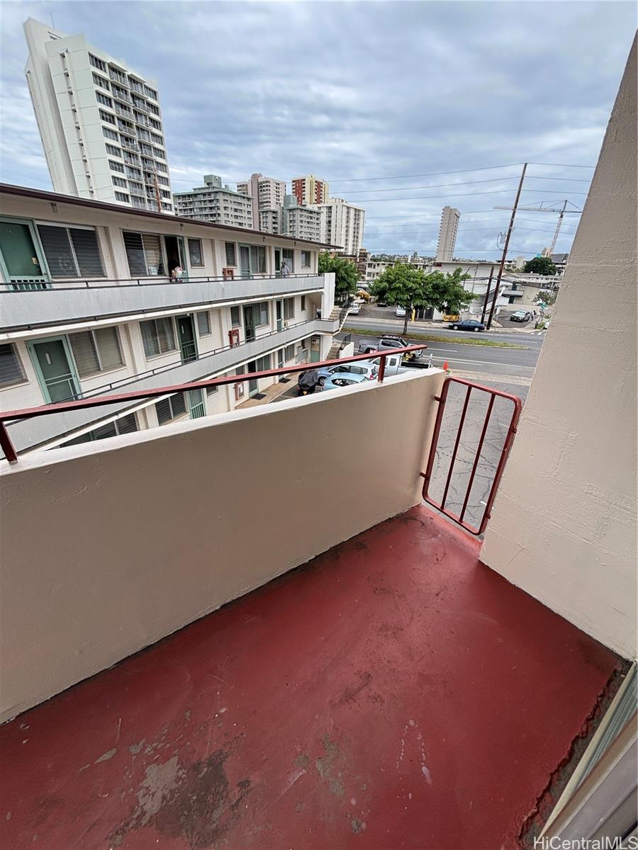 810 University Ave Honolulu - Rental - photo 11 of 12