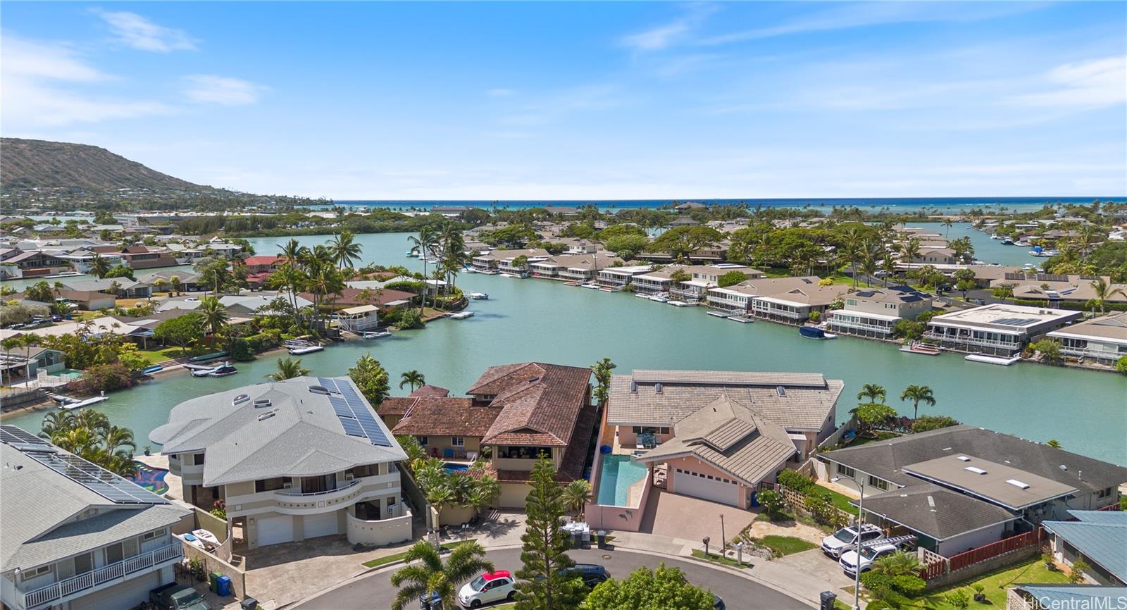 812  Kumukahi Place Spinnaker Isle, Hawaii Kai home - photo 9 of 23