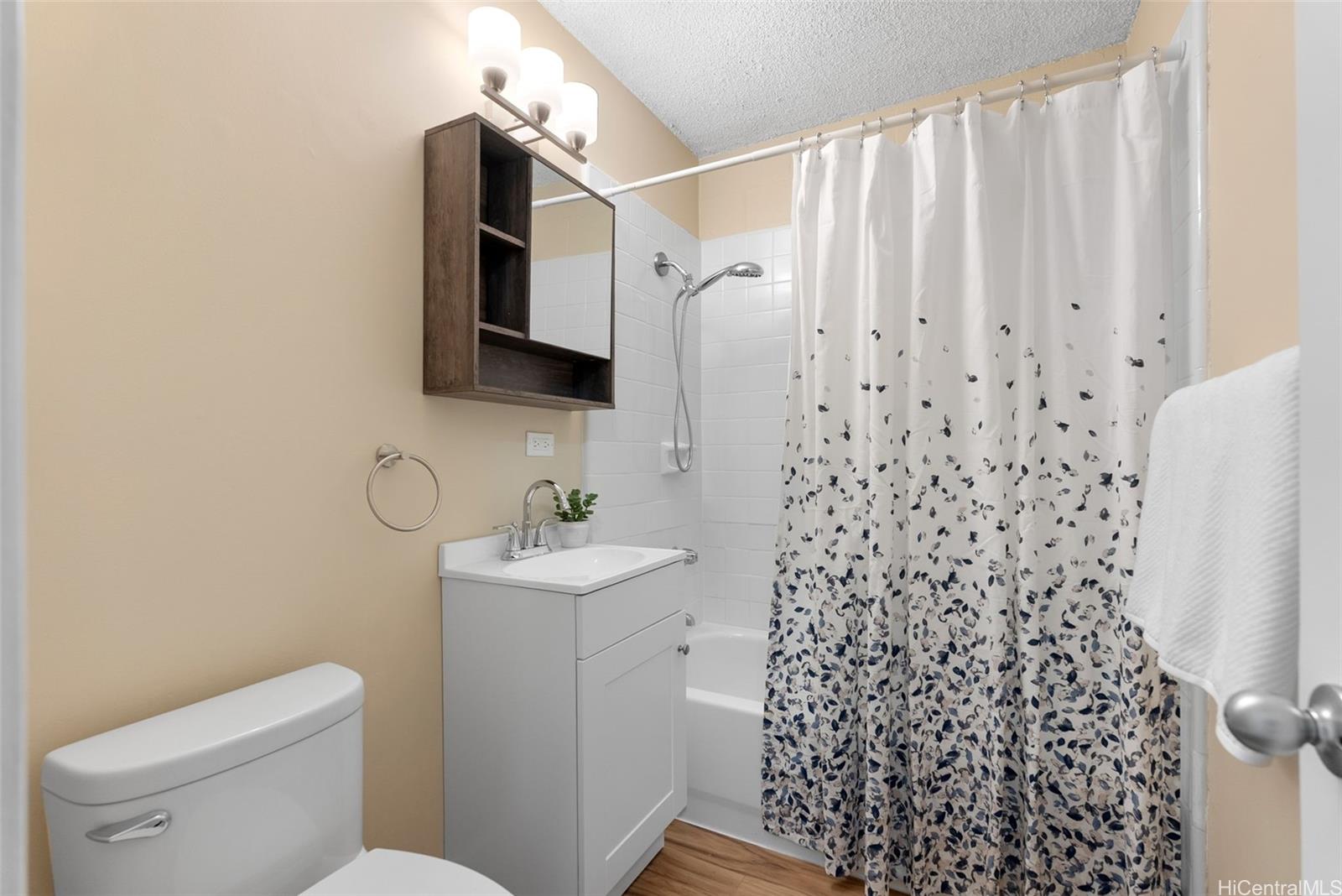 Alohalani Tropicana condo # 401, Honolulu, Hawaii - photo 18 of 23