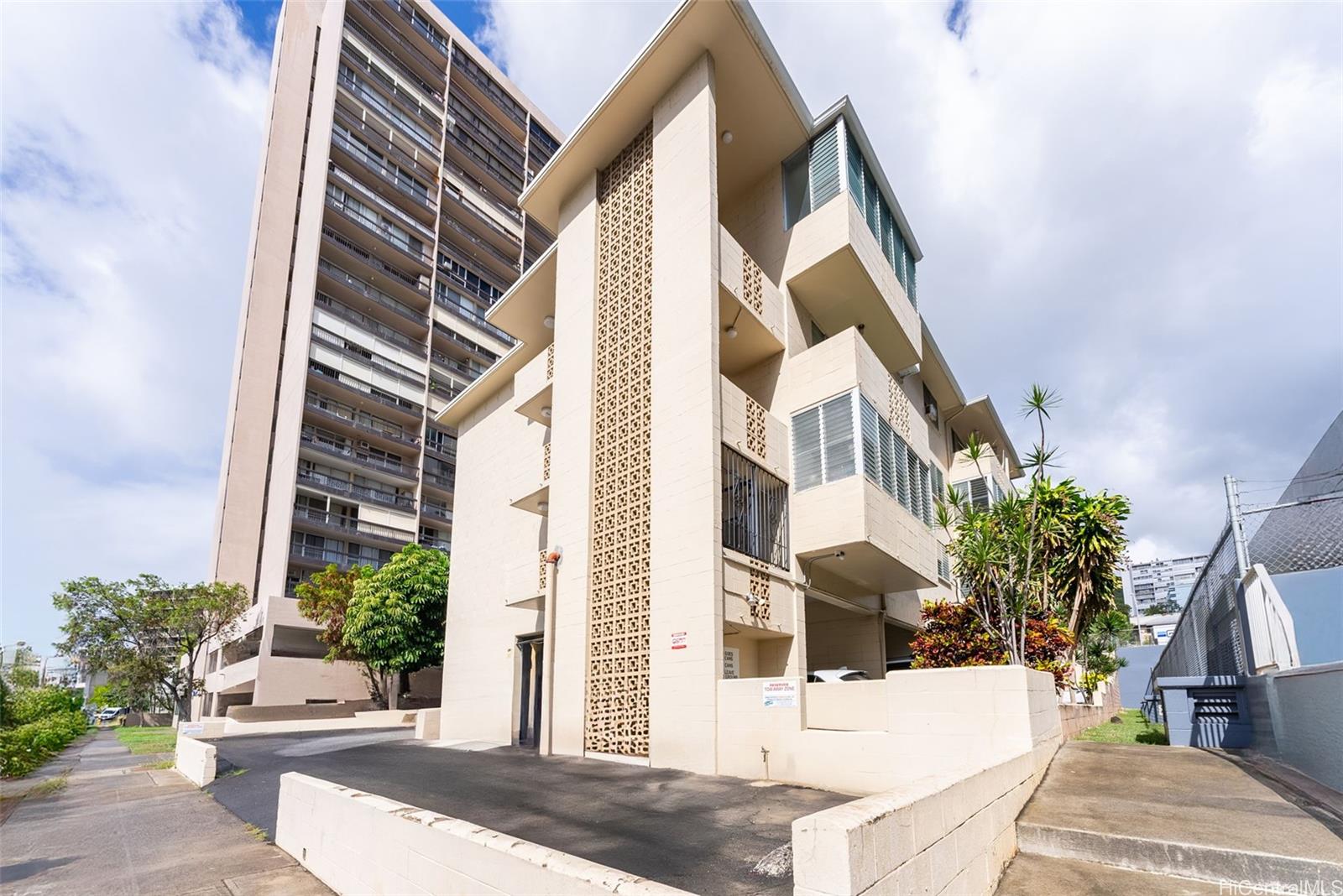 Alohalani Tropicana condo # 401, Honolulu, Hawaii - photo 21 of 23