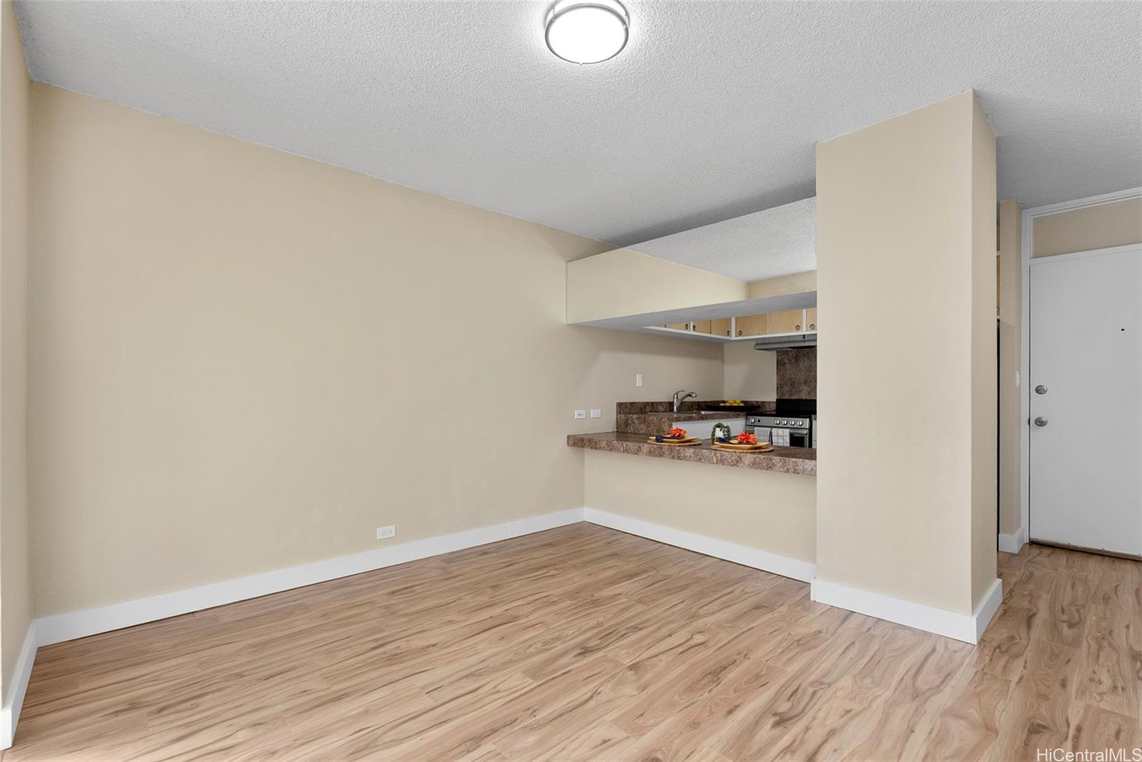 Alohalani Tropicana condo # 401, Honolulu, Hawaii - photo 4 of 23