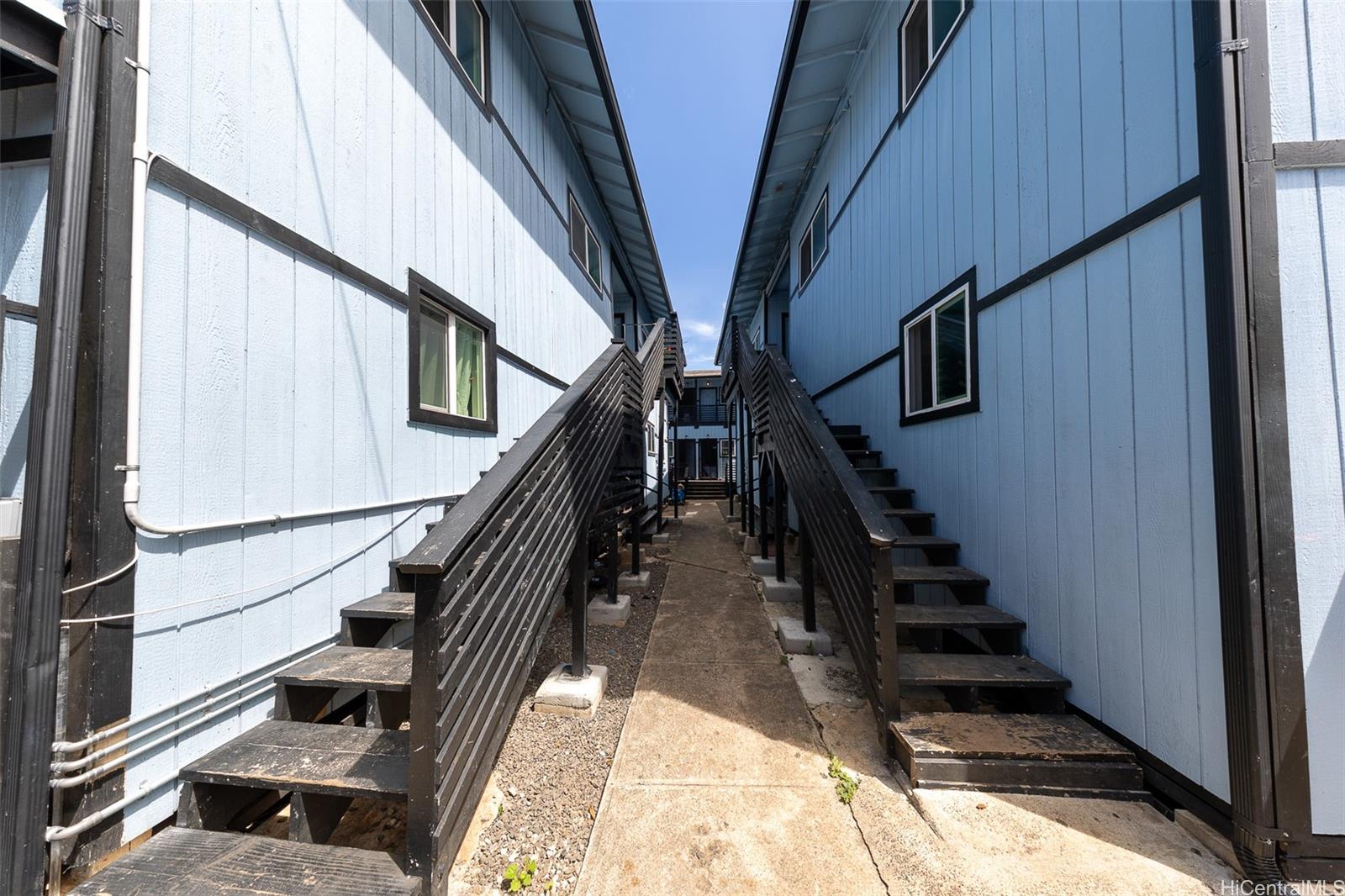 815 Lopez Lane Honolulu - Multi-family - photo 3 of 24