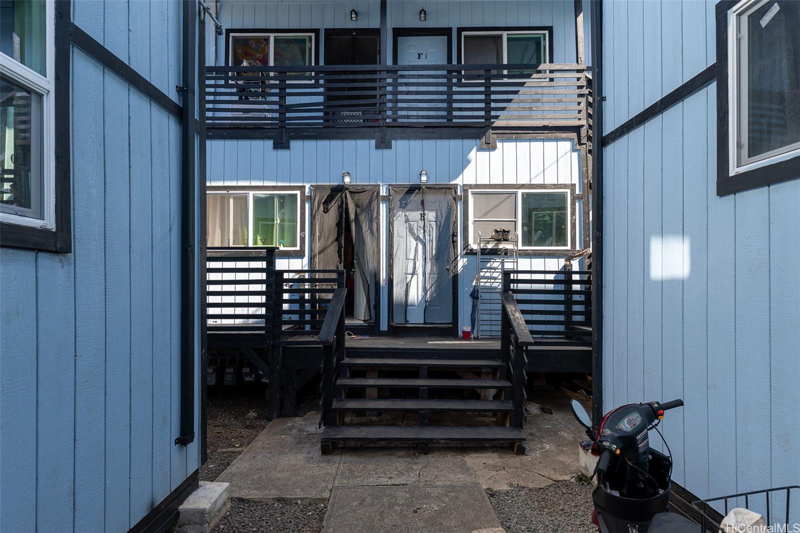 815 Lopez Lane Honolulu - Multi-family - photo 5 of 25