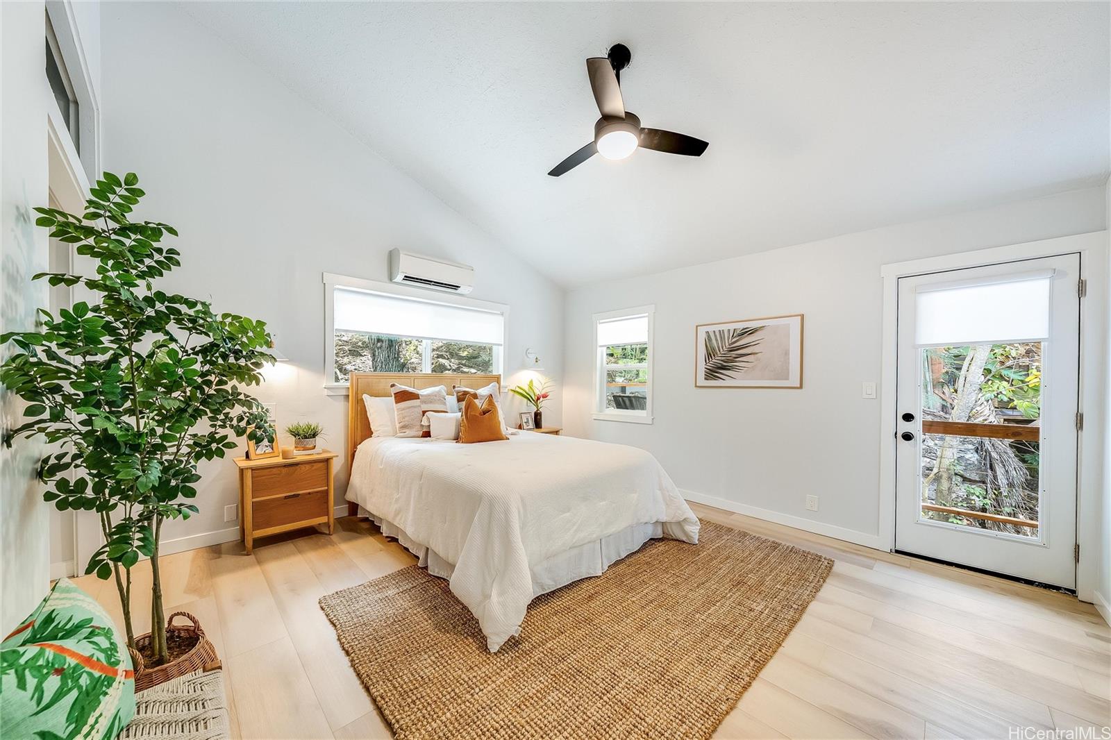 817  Ekoa Place Aina Haina Area, Diamond Head home - photo 13 of 25