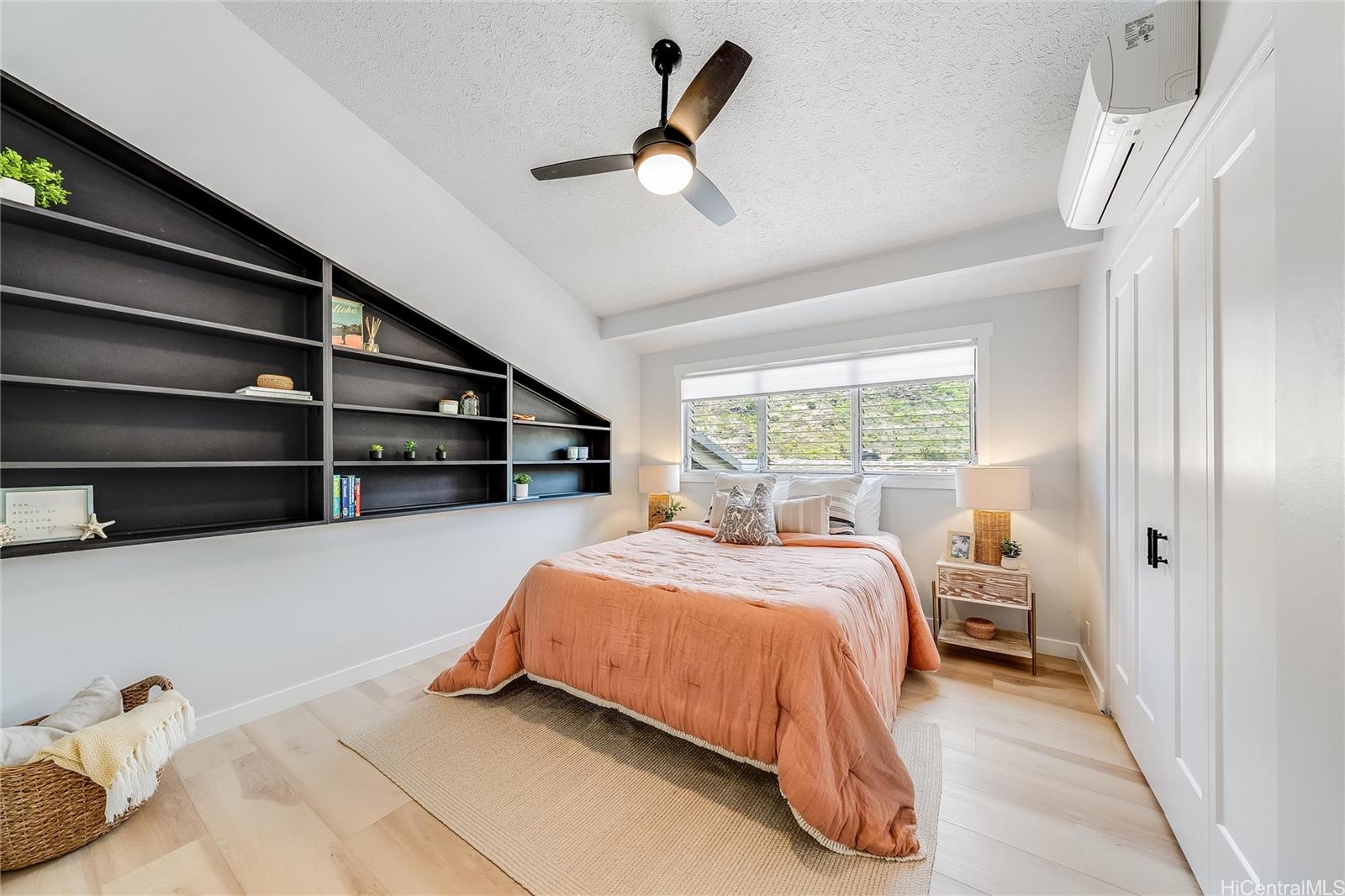 817  Ekoa Place Aina Haina Area, Diamond Head home - photo 15 of 25