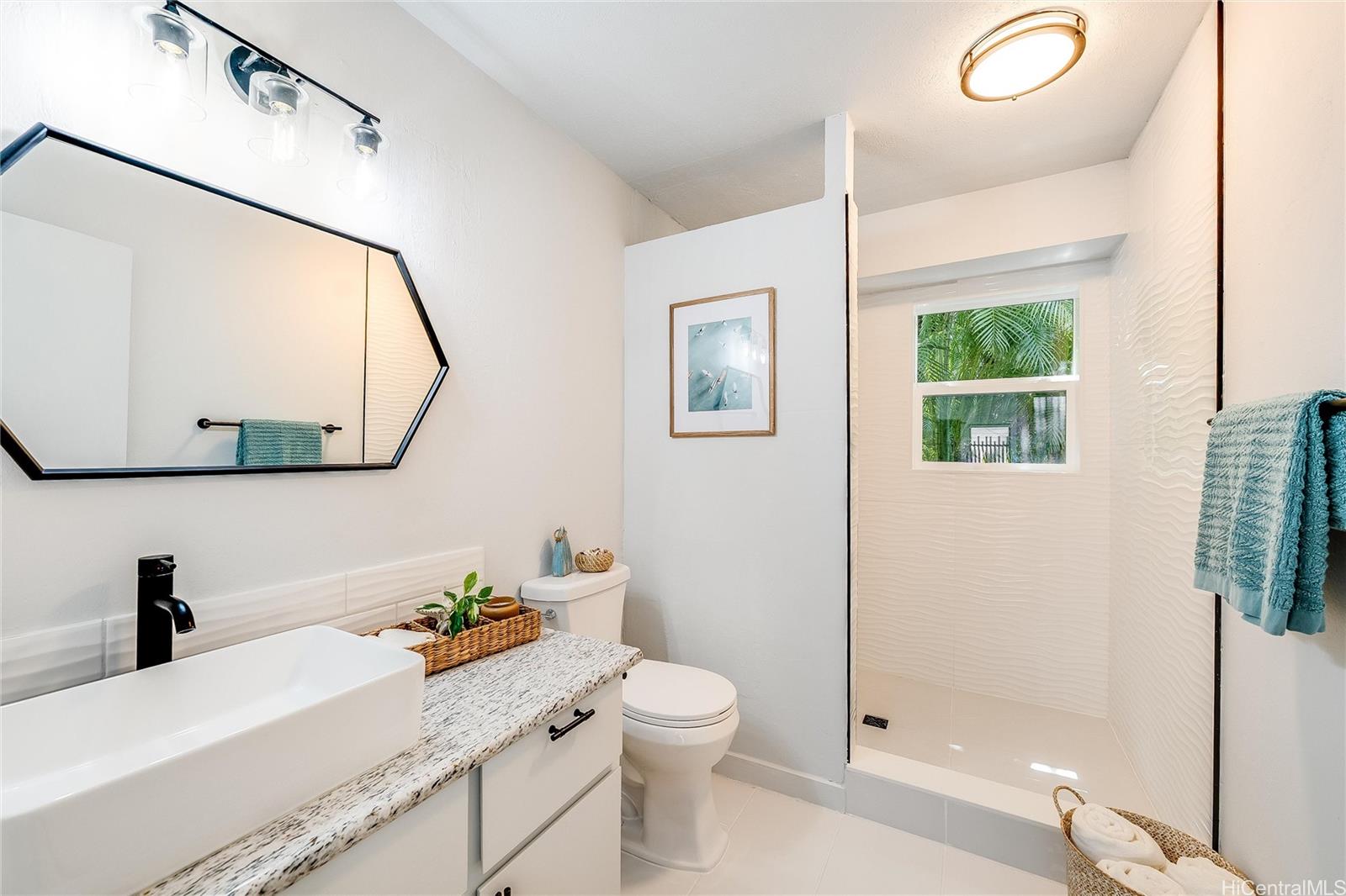 817  Ekoa Place Aina Haina Area, Diamond Head home - photo 21 of 25