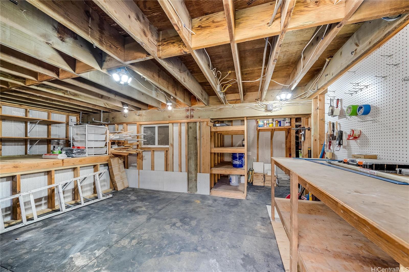 817  Ekoa Place Aina Haina Area, Diamond Head home - photo 23 of 25