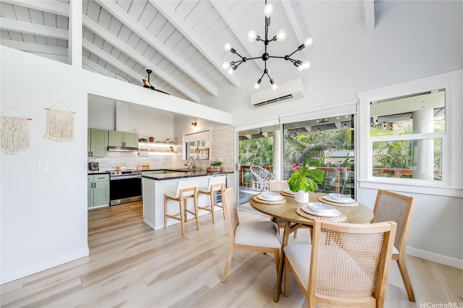 817  Ekoa Place Aina Haina Area, Diamond Head home - photo 6 of 25