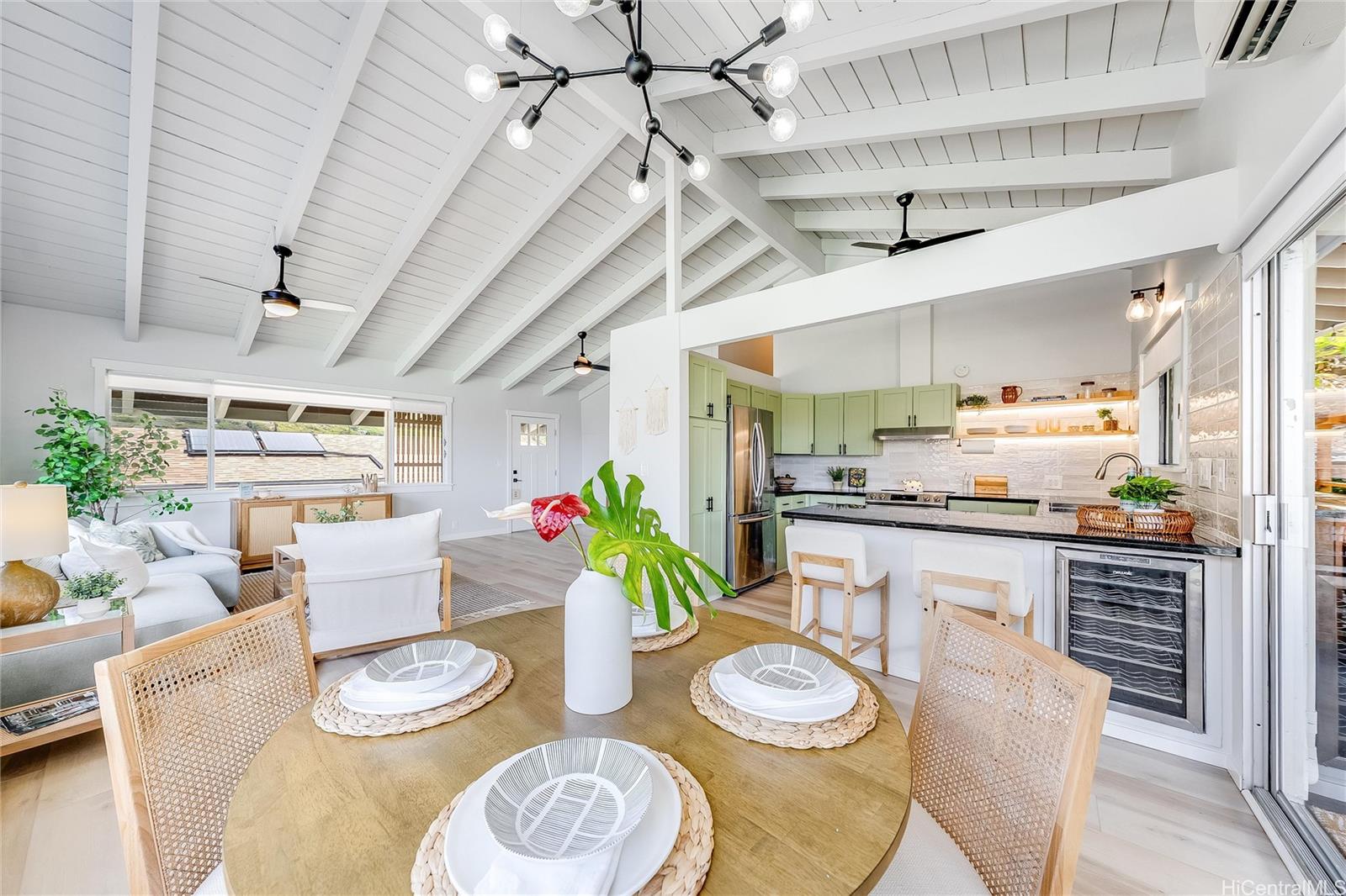 817  Ekoa Place Aina Haina Area, Diamond Head home - photo 7 of 25