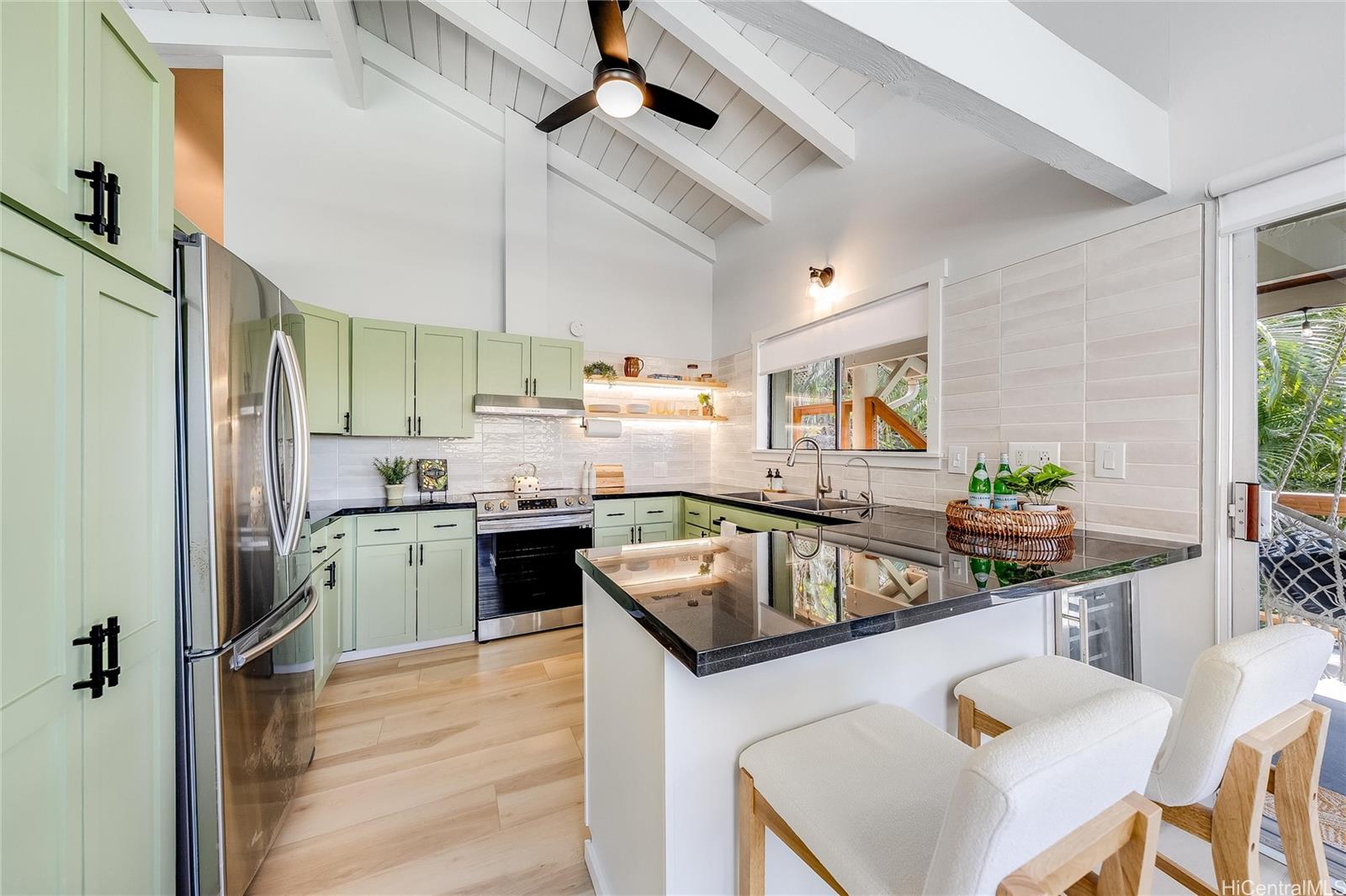 817  Ekoa Place Aina Haina Area, Diamond Head home - photo 9 of 25