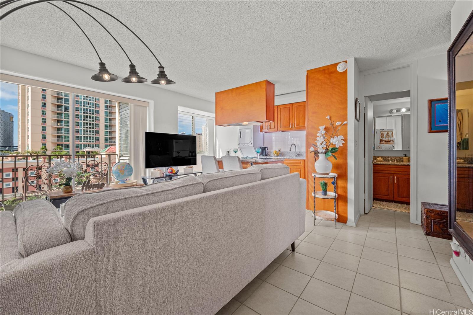 King Manor condo # 1007, Honolulu, Hawaii - photo 4 of 25