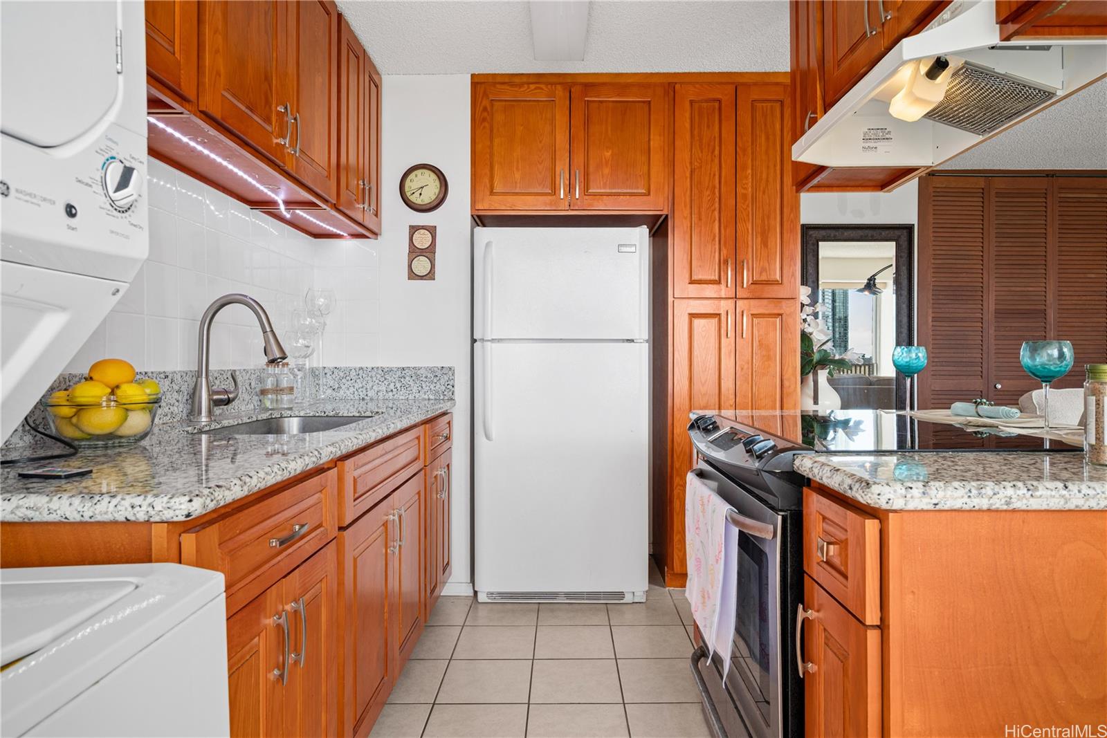 King Manor condo # 1007, Honolulu, Hawaii - photo 10 of 25