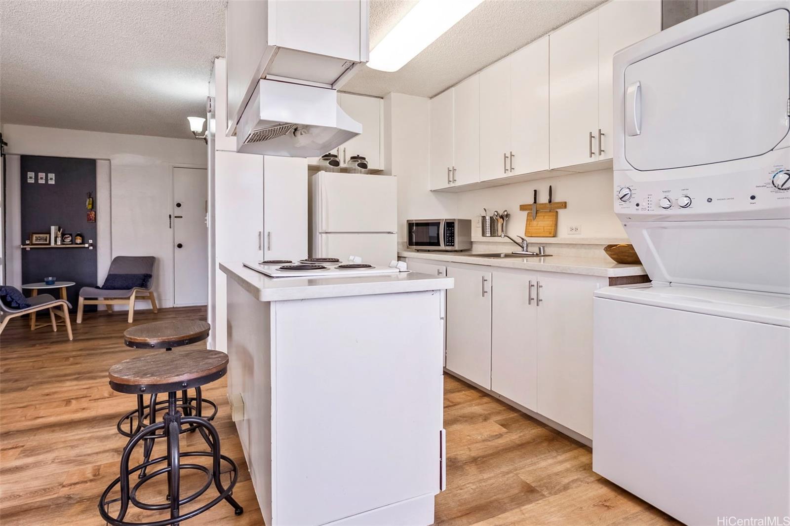 King Manor condo # 704, Honolulu, Hawaii - photo 12 of 25