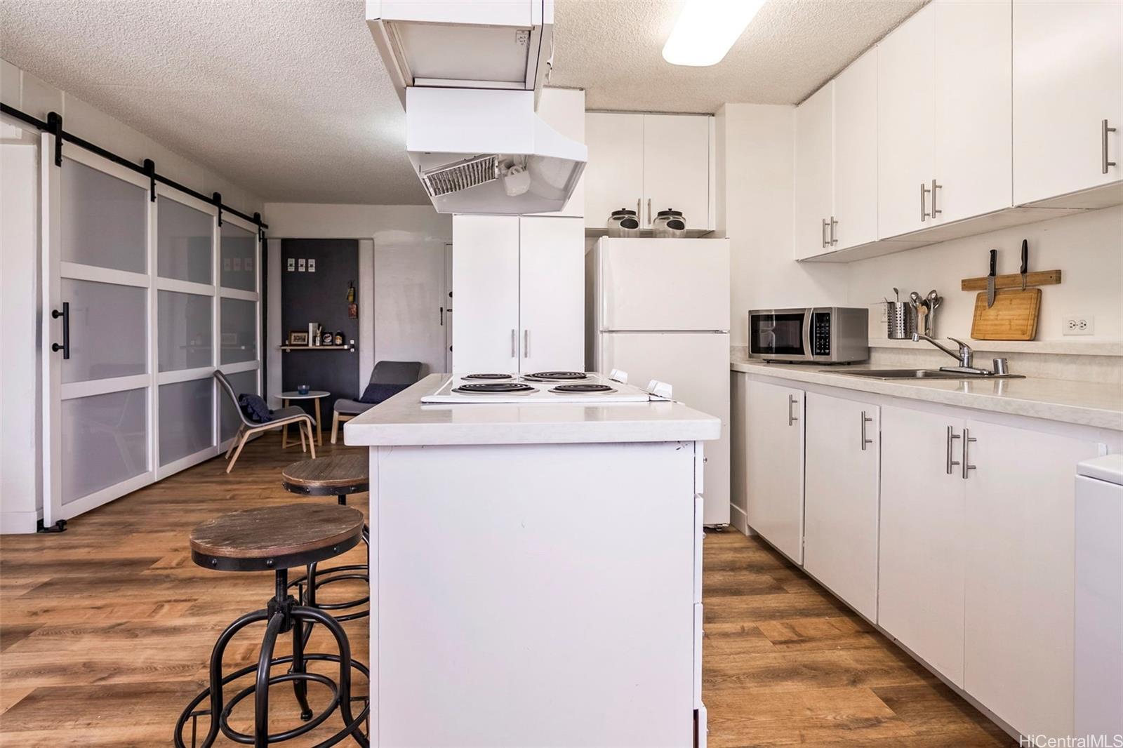 King Manor condo # 704, Honolulu, Hawaii - photo 13 of 25