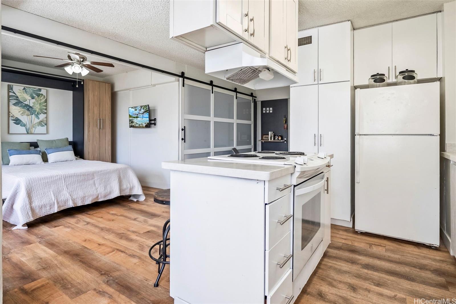 King Manor condo # 704, Honolulu, Hawaii - photo 14 of 25