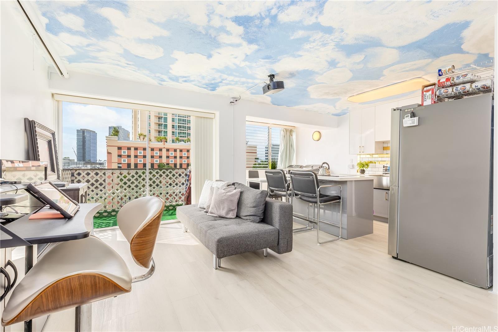 King Manor condo # 707, Honolulu, Hawaii - photo 2 of 22