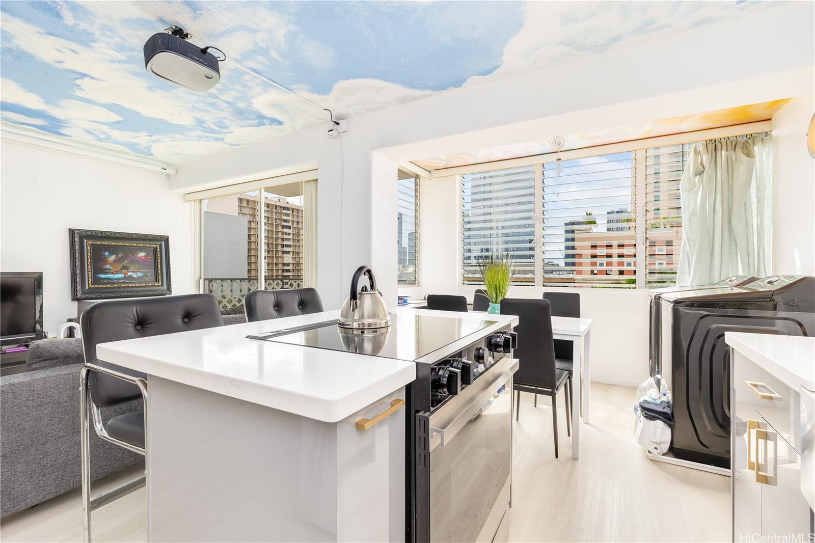 King Manor condo # 707, Honolulu, Hawaii - photo 5 of 22