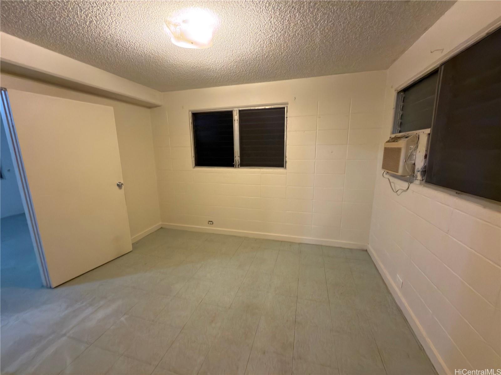 818 University Ave Honolulu - Rental - photo 4 of 10