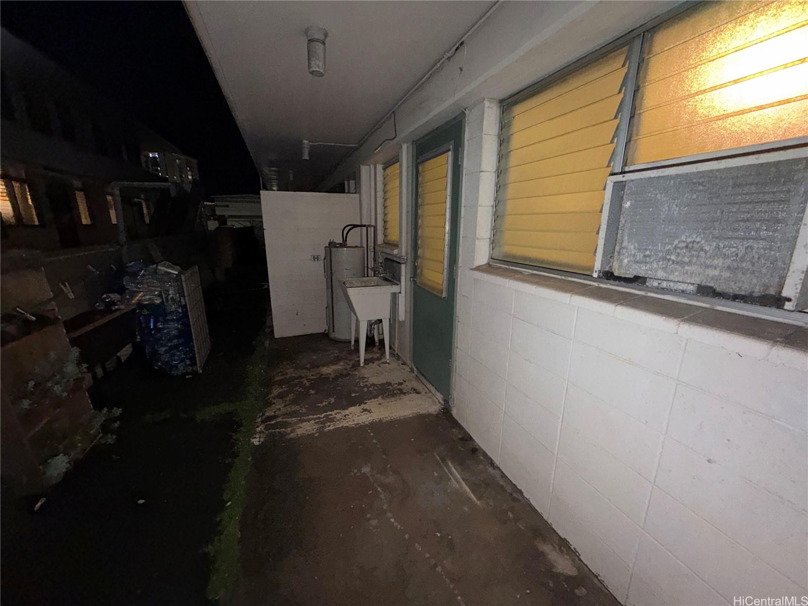 818 University Ave Honolulu - Rental - photo 10 of 10