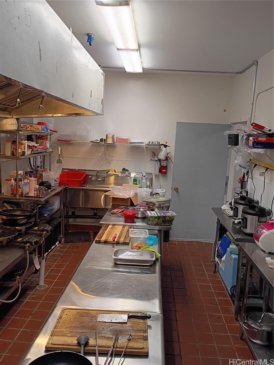 819 Moowaa St Kalihi Area  - photo 3 of 8