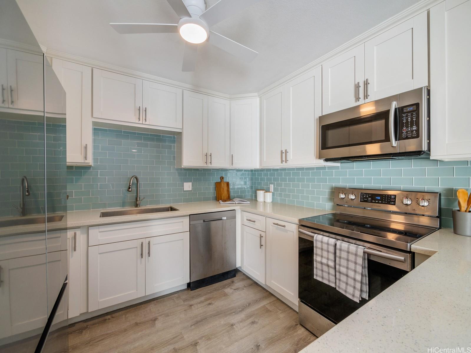 819  Papalalo Place Kalama Valley, Hawaii Kai home - photo 2 of 25