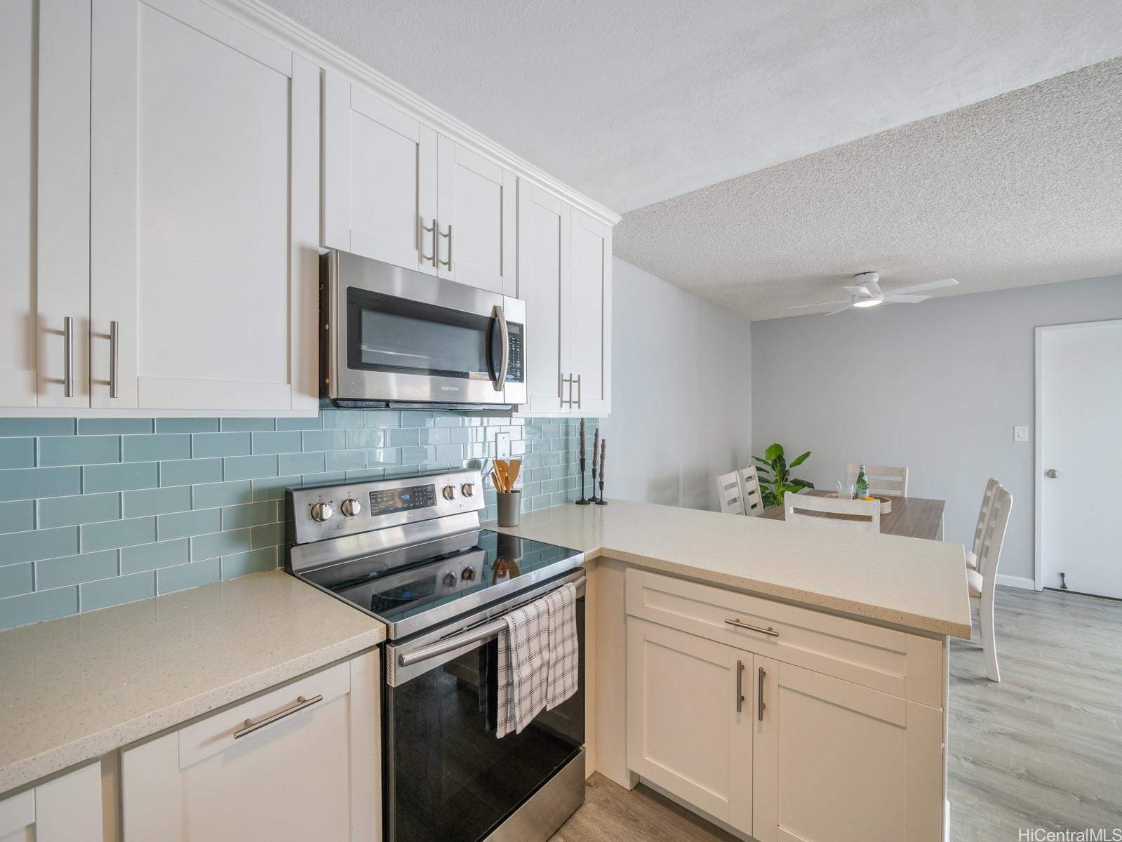 819  Papalalo Place Kalama Valley, Hawaii Kai home - photo 3 of 25