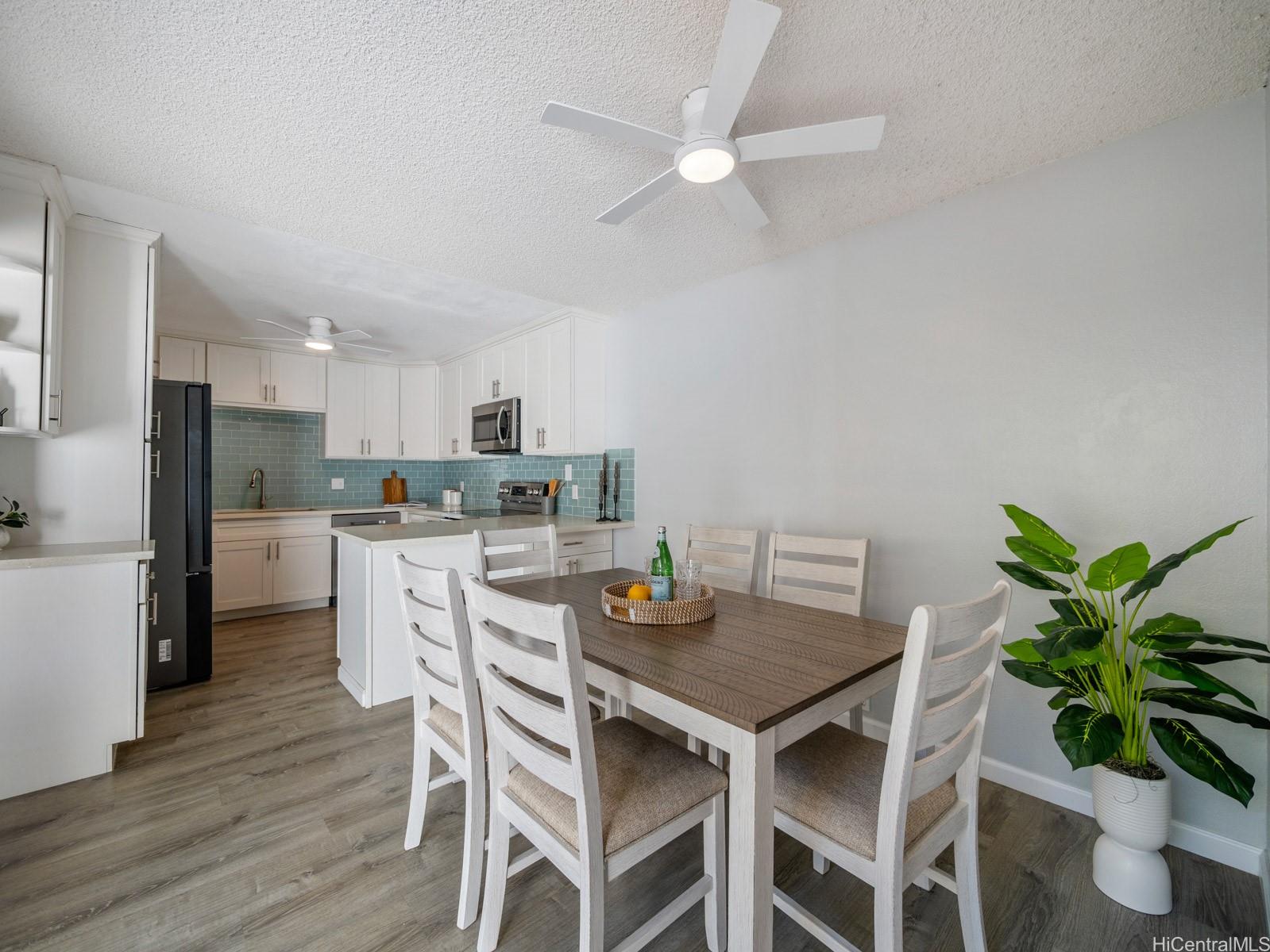 819  Papalalo Place Kalama Valley, Hawaii Kai home - photo 4 of 25