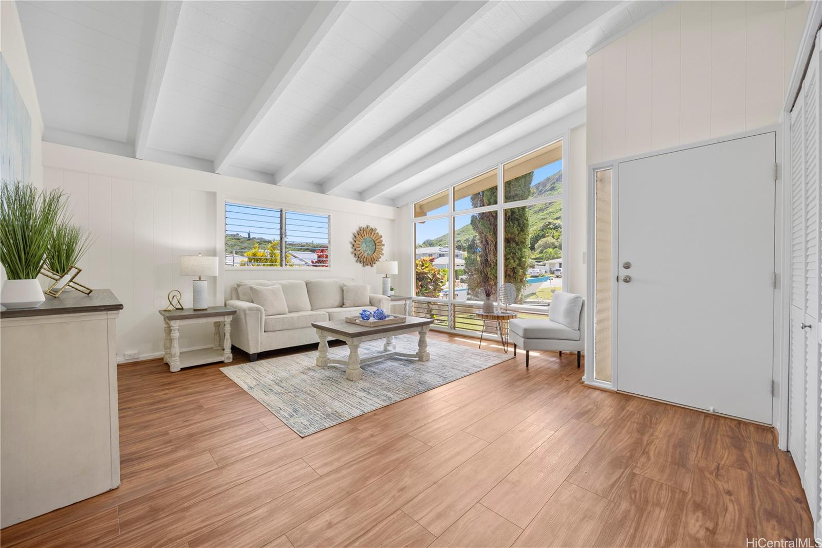 822  Kalalea Street Koko Head Terrace, Hawaii Kai home - photo 3 of 25