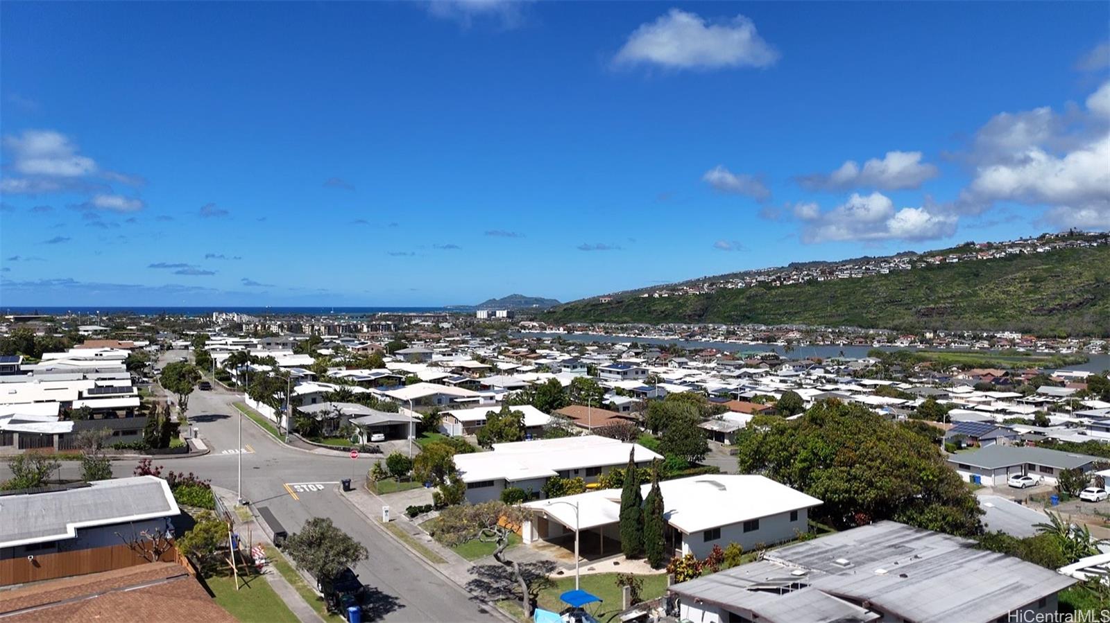 822  Kalalea Street Koko Head Terrace, Hawaii Kai home - photo 23 of 25