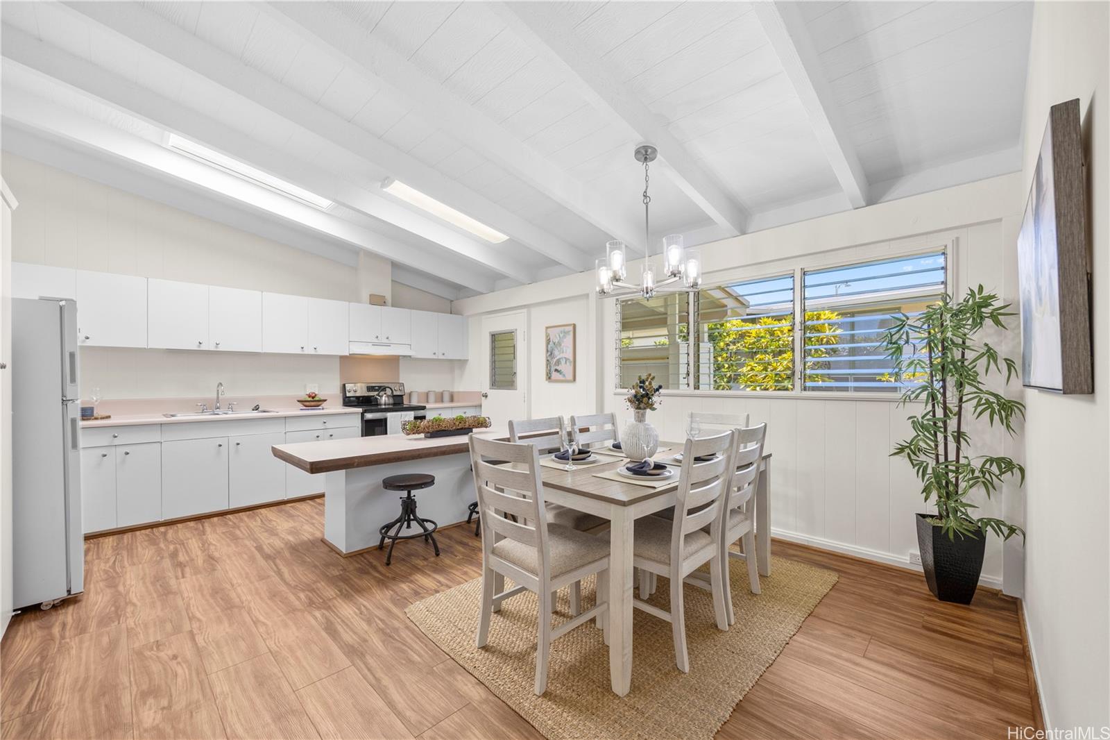 822  Kalalea Street Koko Head Terrace, Hawaii Kai home - photo 5 of 25