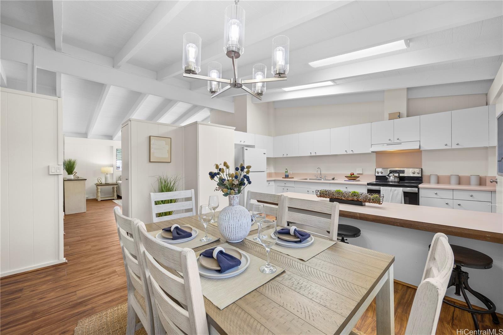 822  Kalalea Street Koko Head Terrace, Hawaii Kai home - photo 7 of 25