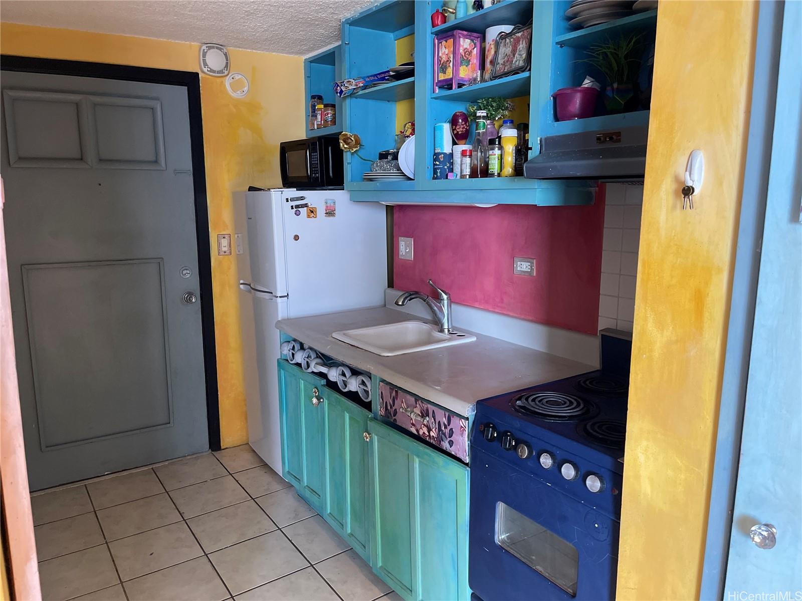 Ward Kinau condo # 604, Honolulu, Hawaii - photo 3 of 9