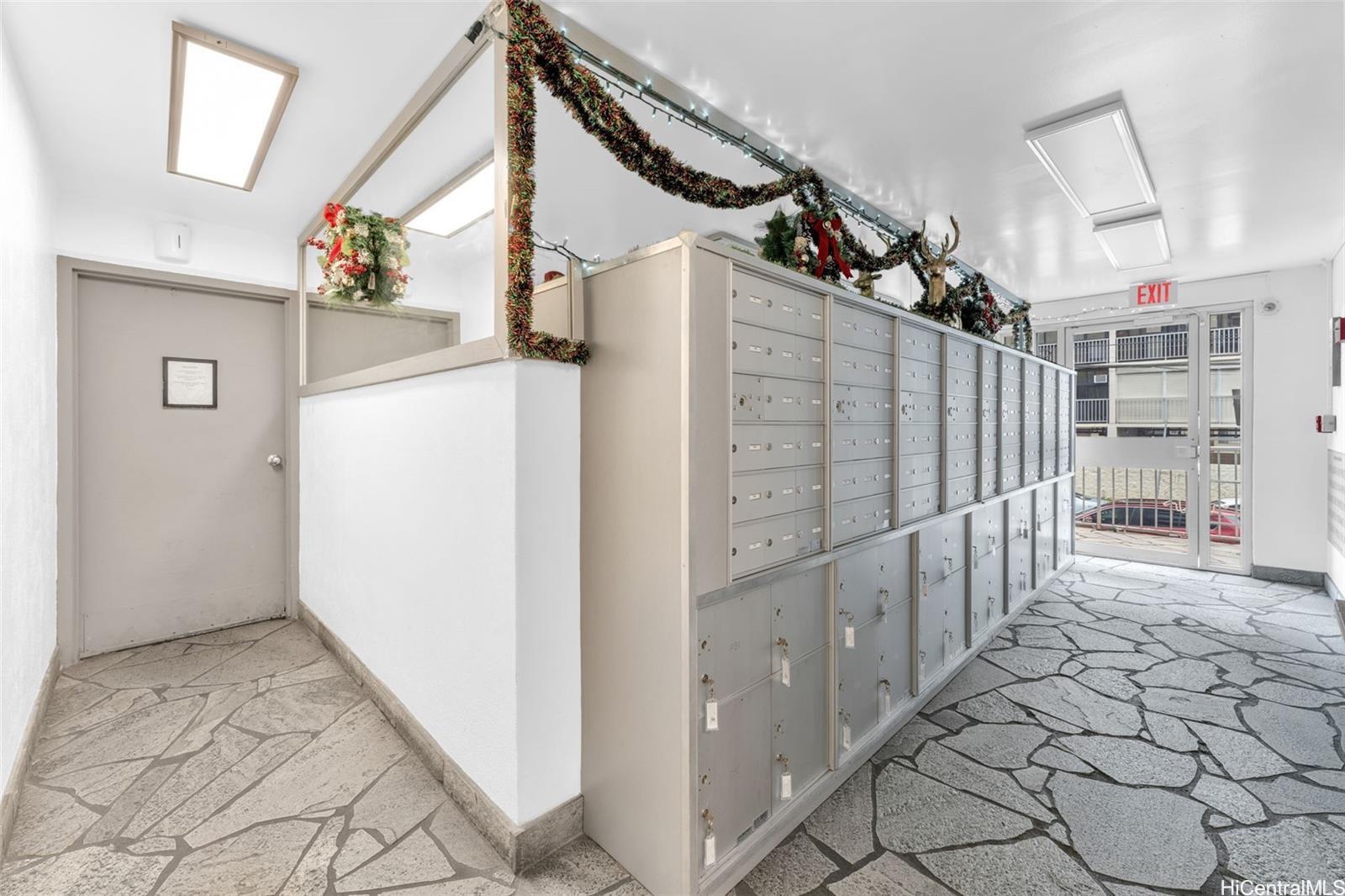 Ward Kinau condo # 809, Honolulu, Hawaii - photo 13 of 14