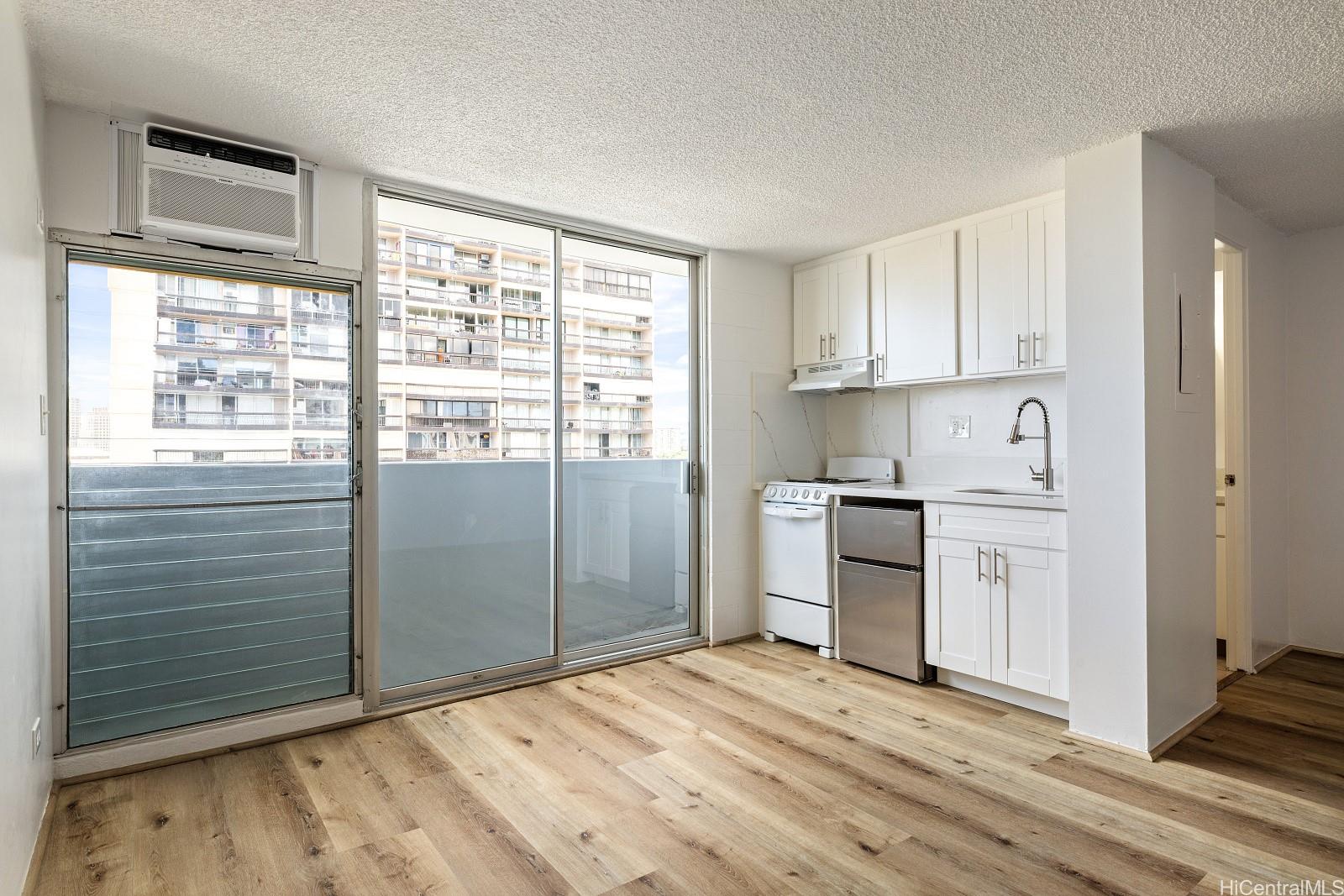 Ward Kinau condo # 902, Honolulu, Hawaii - photo 4 of 18