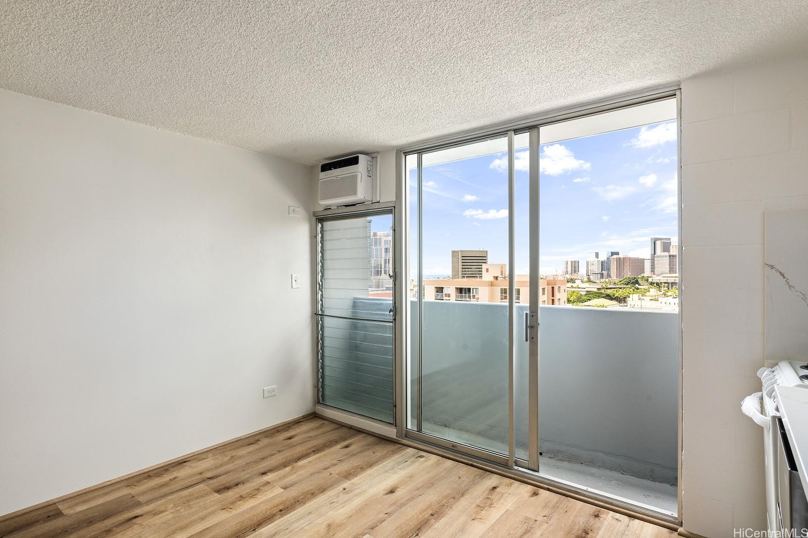 Ward Kinau condo # 902, Honolulu, Hawaii - photo 5 of 18