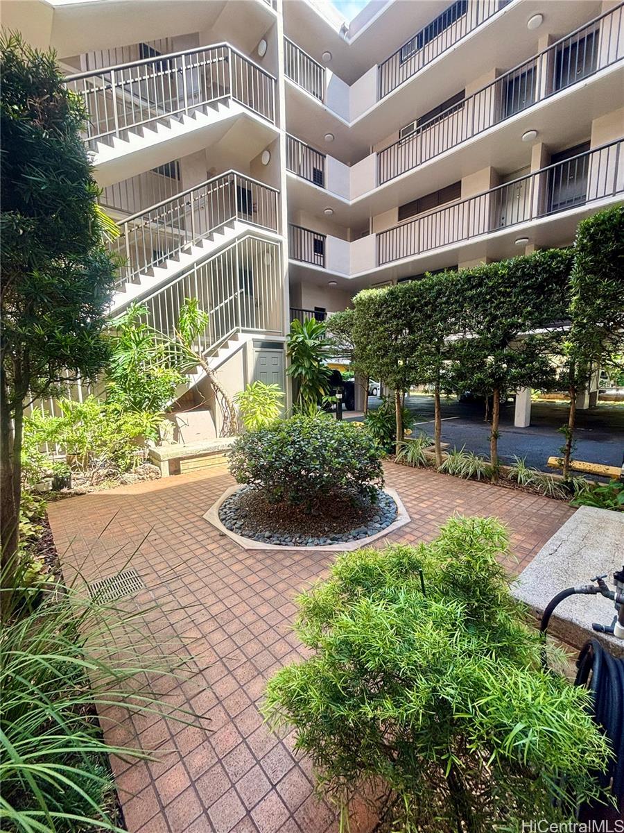 Coolidge Gardens condo # 412, Honolulu, Hawaii - photo 9 of 10