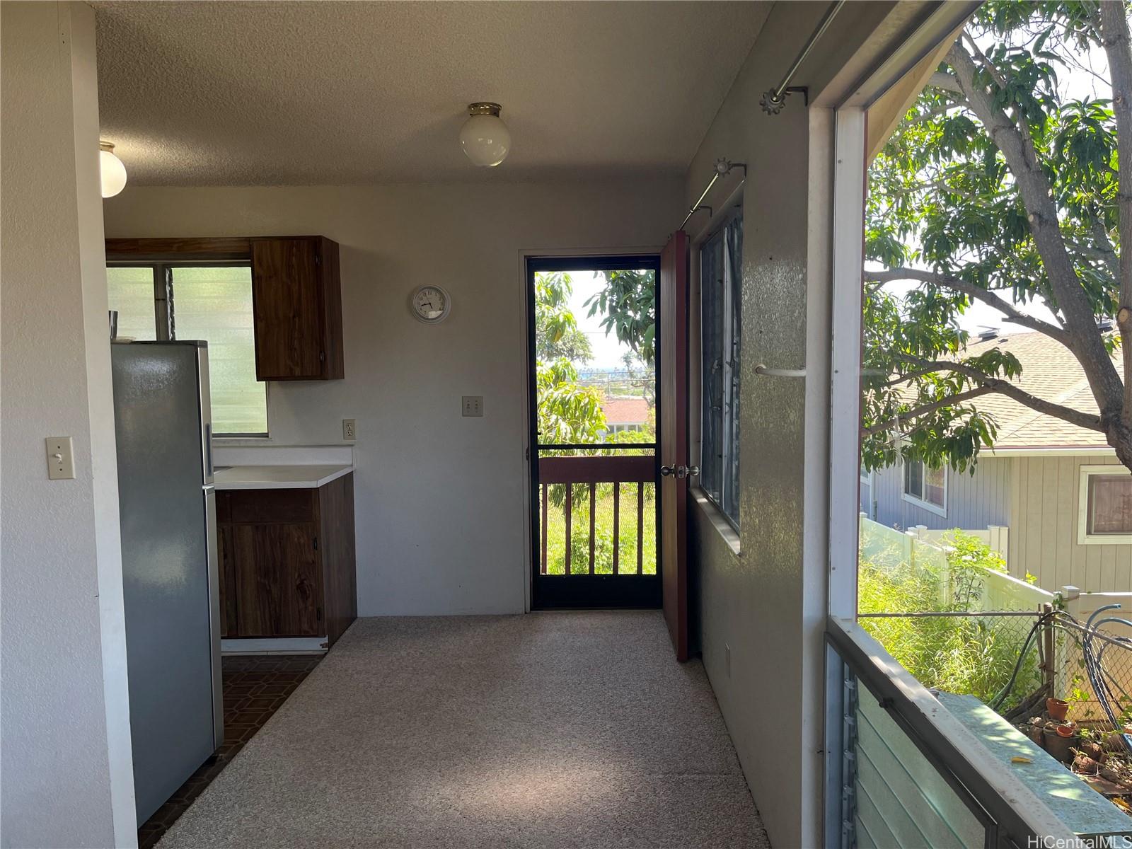 827 20th Ave Honolulu - Rental - photo 2 of 10