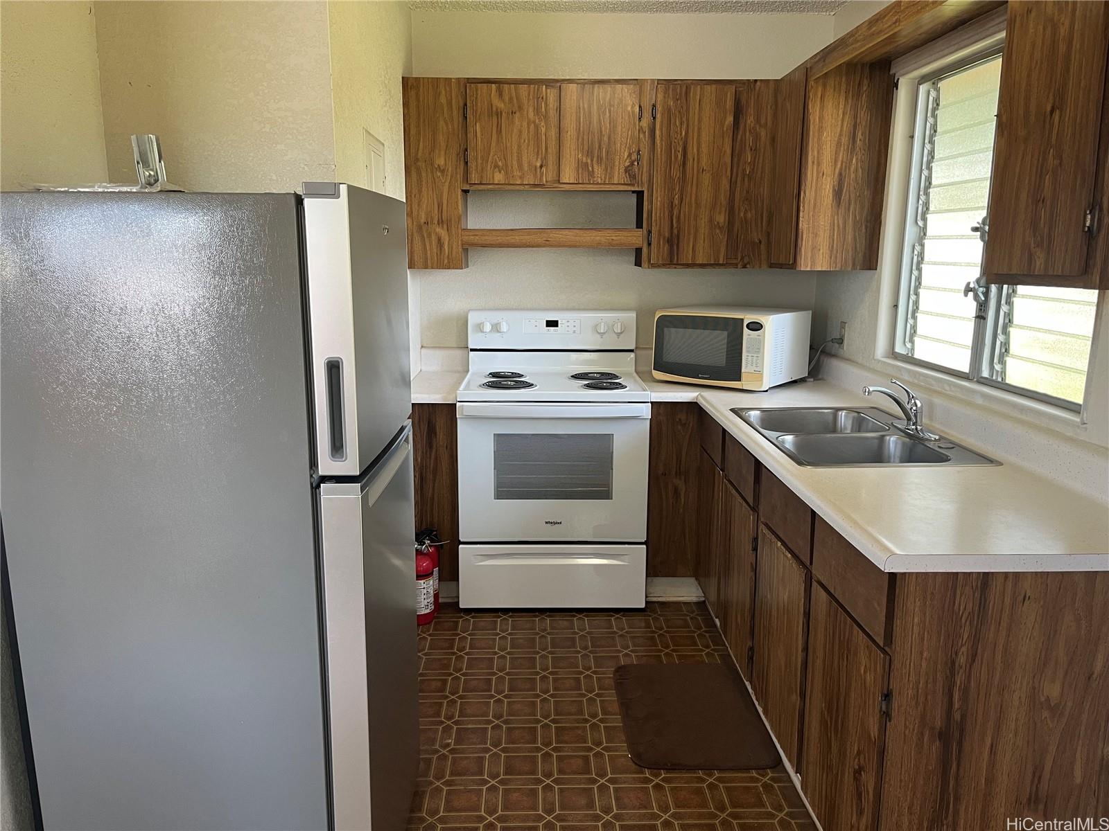 827 20th Ave Honolulu - Rental - photo 4 of 10