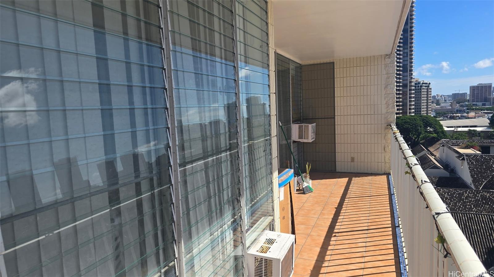 Kinau Villa condo # D702, Honolulu, Hawaii - photo 7 of 13