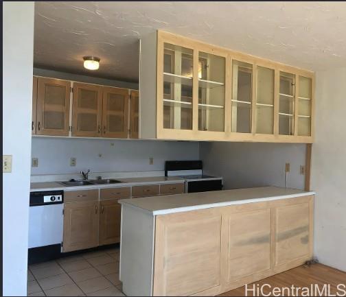 Kinau Villa condo # D702, Honolulu, Hawaii - photo 8 of 12