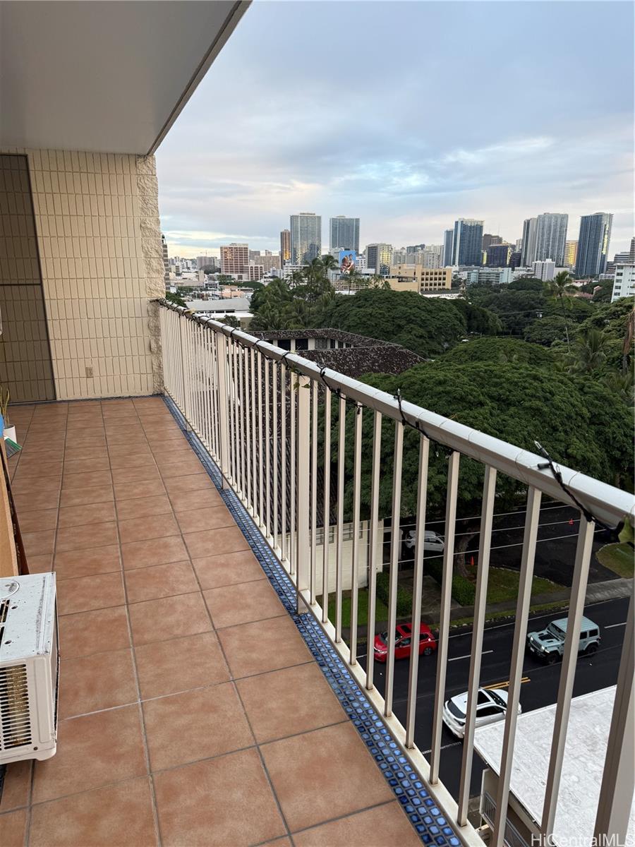 Kinau Villa condo # D702, Honolulu, Hawaii - photo 10 of 13