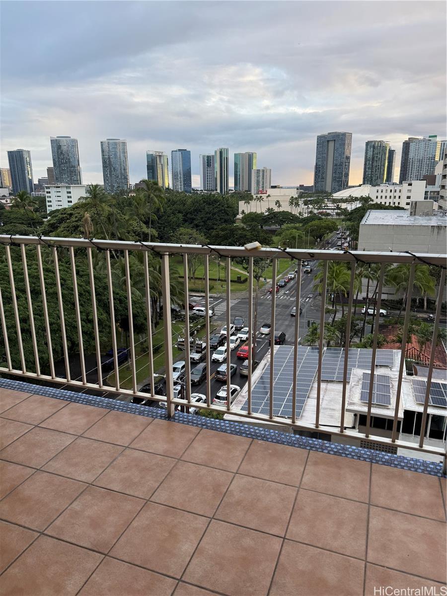 Kinau Villa condo # D702, Honolulu, Hawaii - photo 10 of 12